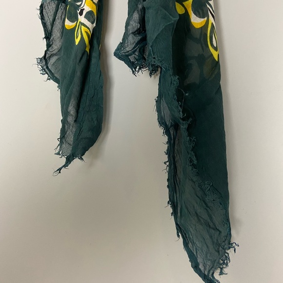 Green One Size Scarf - Picture 4 of 4